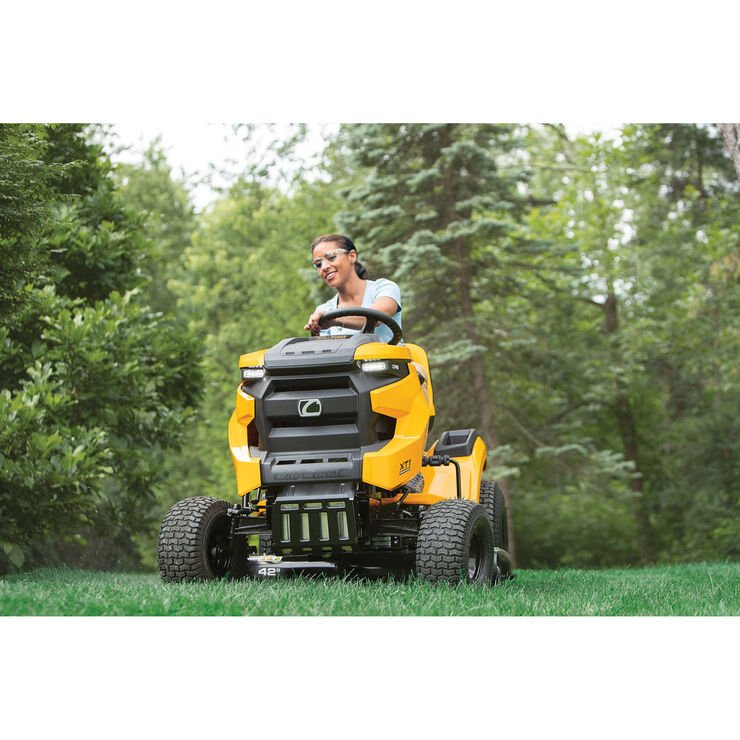 Cub Cadet Enduro XT1 LT42 Intellipower Lawn Tractor - Image 15